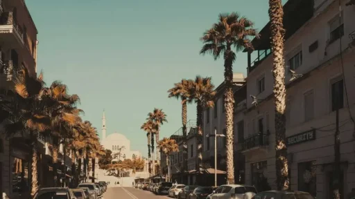 Gata i Durres, läs om hur du tar dig från Tirana till Durres i Albanien