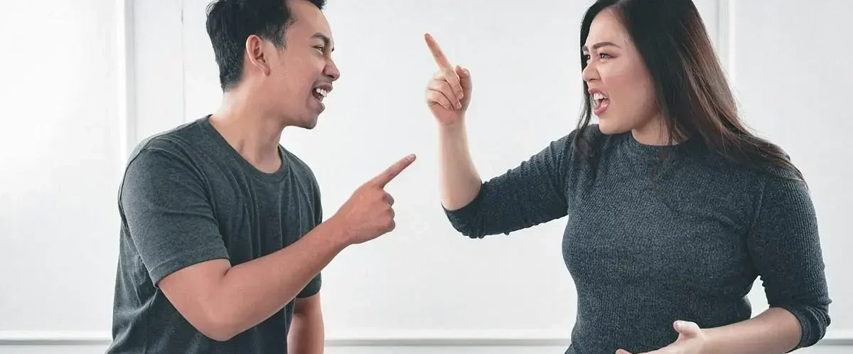 Par bråkar. lär dig hur du kan hantera konflikter